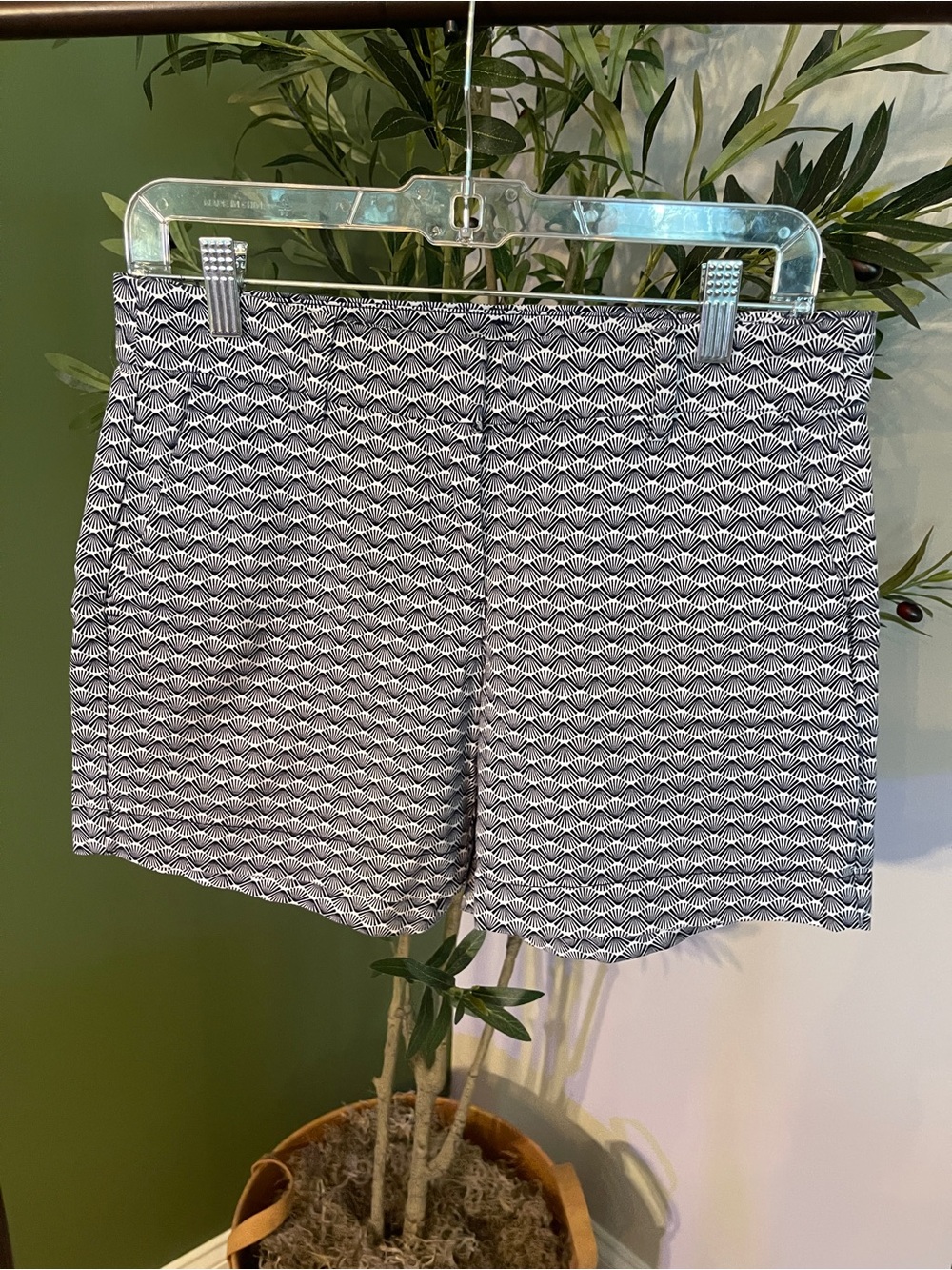Nautica Black & White Geometric Print Bermuda Shorts